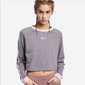 Nike women’s cropped top